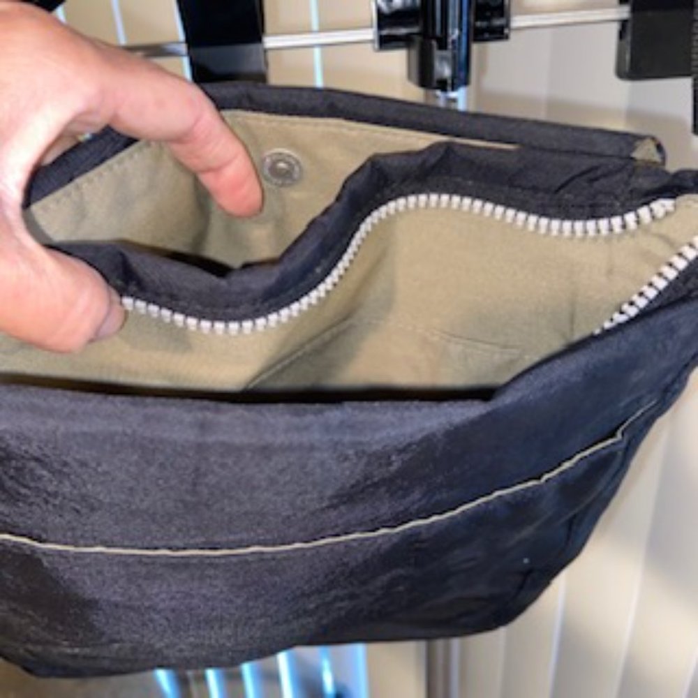 Baggallini Crossbody Bag - Picture 5 of 6